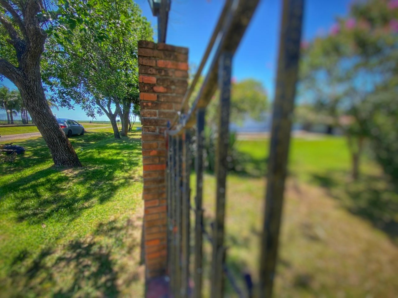 Rio Gualeguaychu - a metros de costanera - 