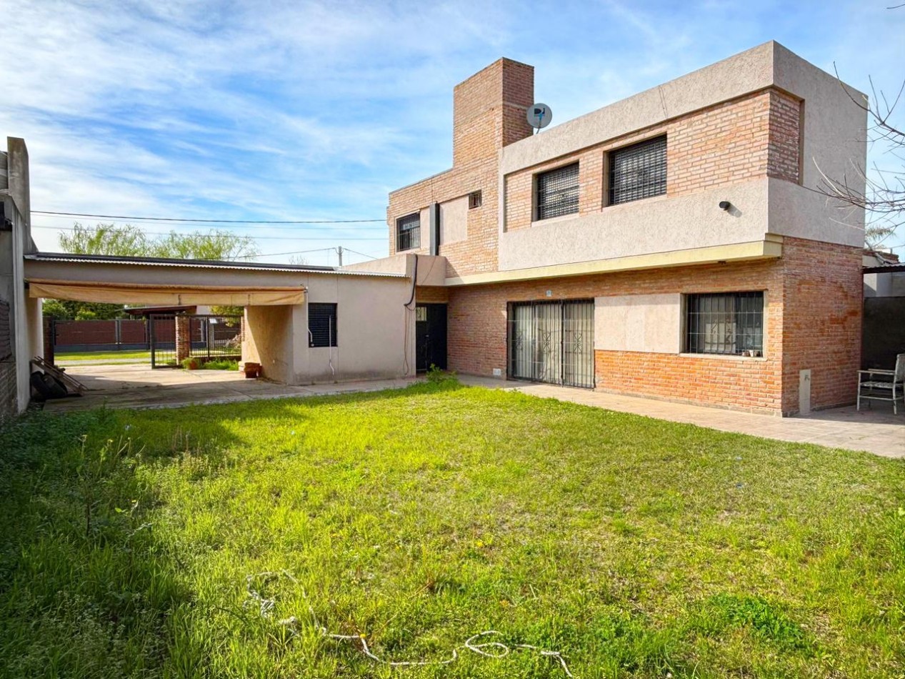 Calle 19 No 2062 - Los Troncos